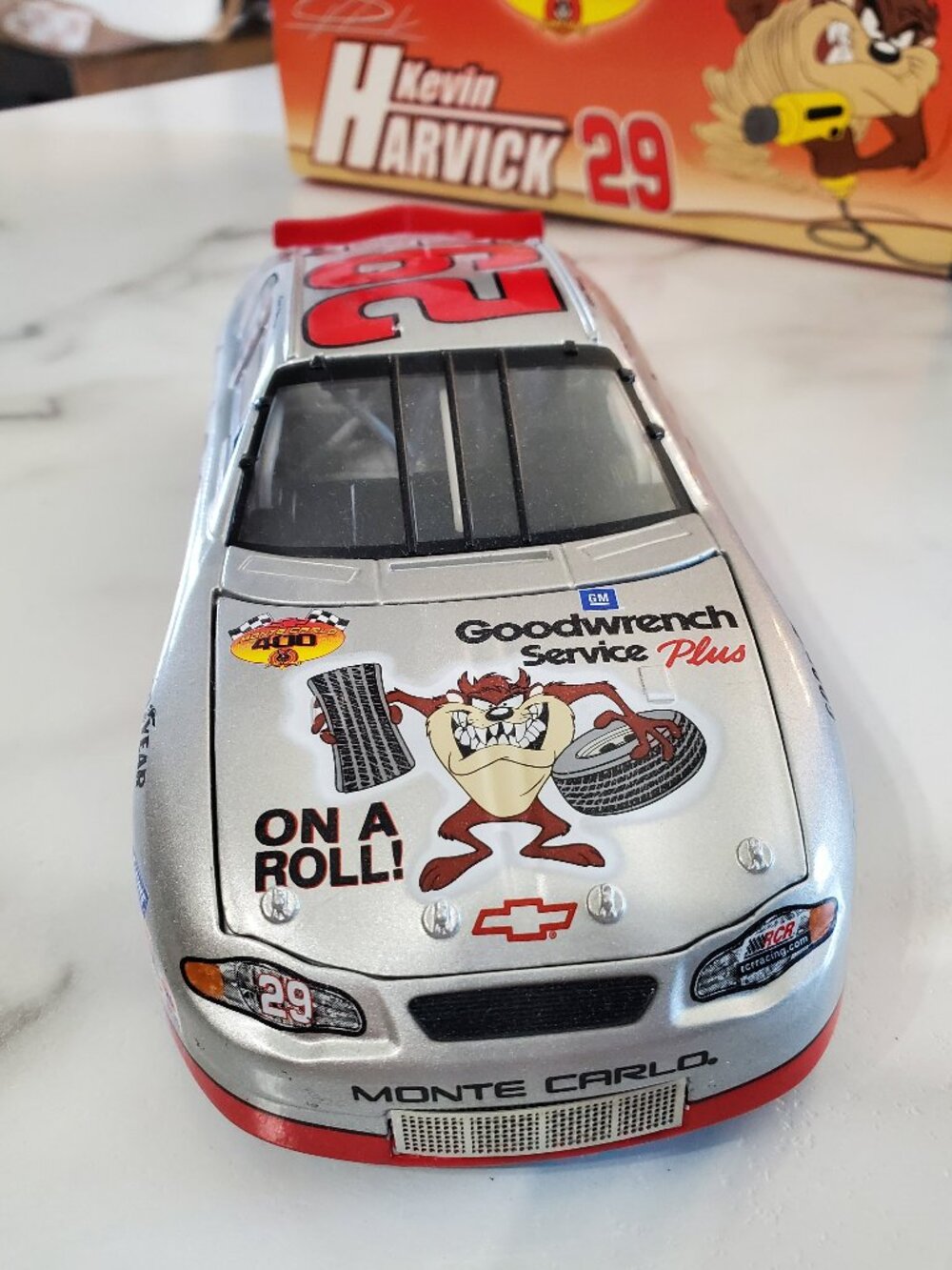Kevin Harvick #29 Looney Tunes 1:24 Nascar Diecast Car